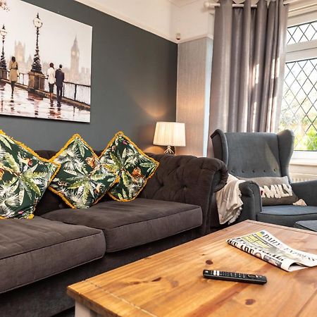 Cheerful 3-Bedroom Douglas House With Patio Southampton Esterno foto