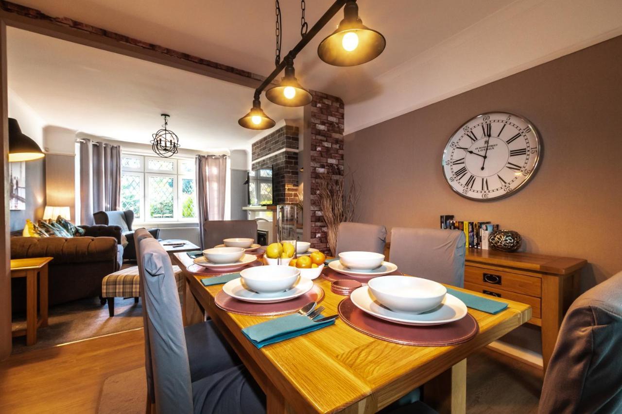 Cheerful 3-Bedroom Douglas House With Patio Southampton Esterno foto