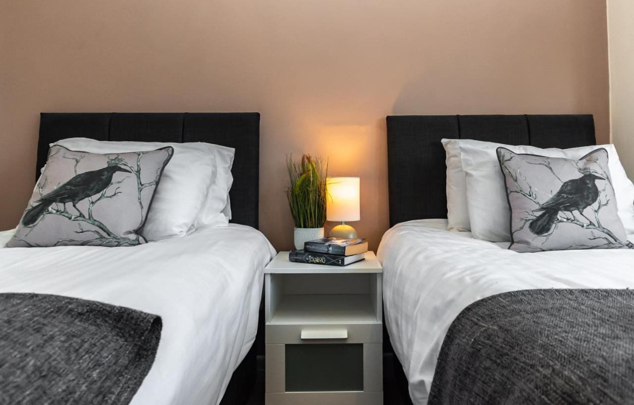 Cheerful 3-Bedroom Douglas House With Patio Southampton Esterno foto