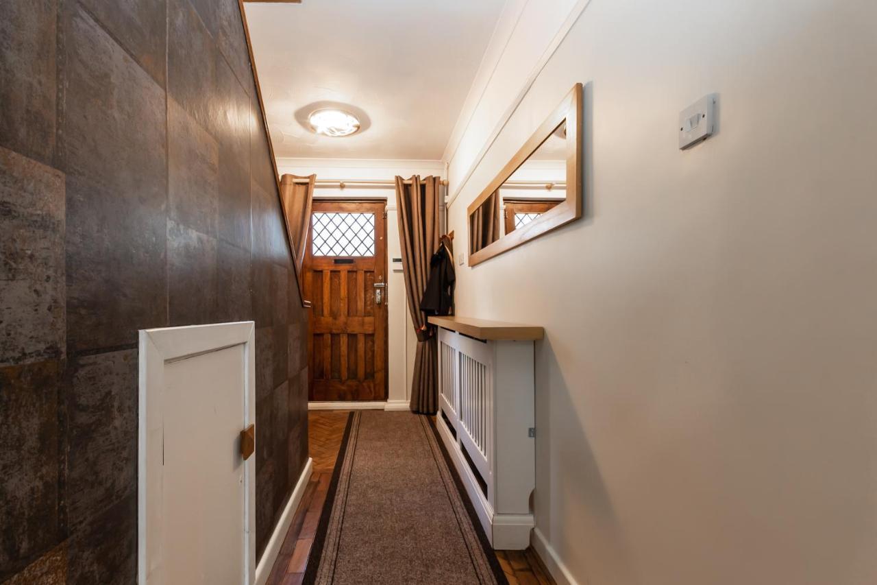 Cheerful 3-Bedroom Douglas House With Patio Southampton Esterno foto