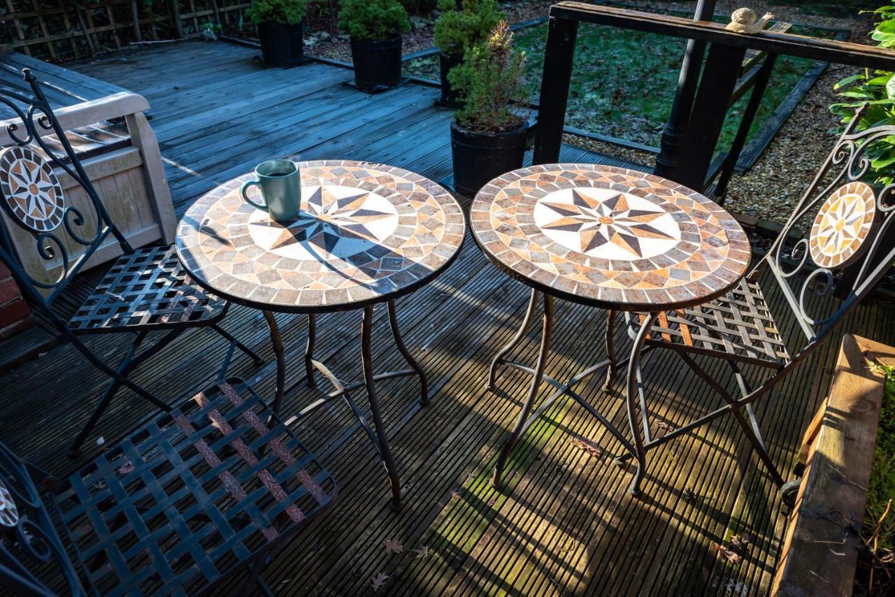 Cheerful 3-Bedroom Douglas House With Patio Southampton Esterno foto