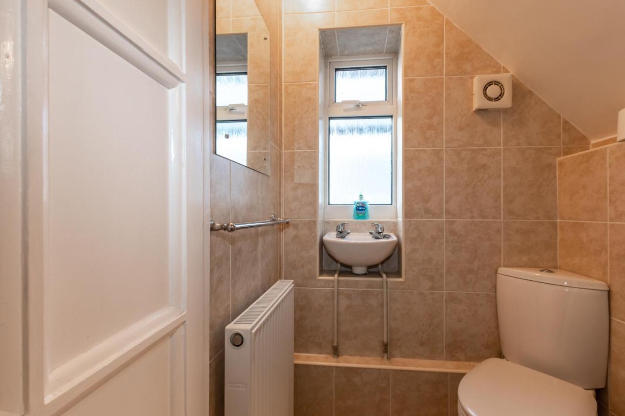 Cheerful 3-Bedroom Douglas House With Patio Southampton Esterno foto