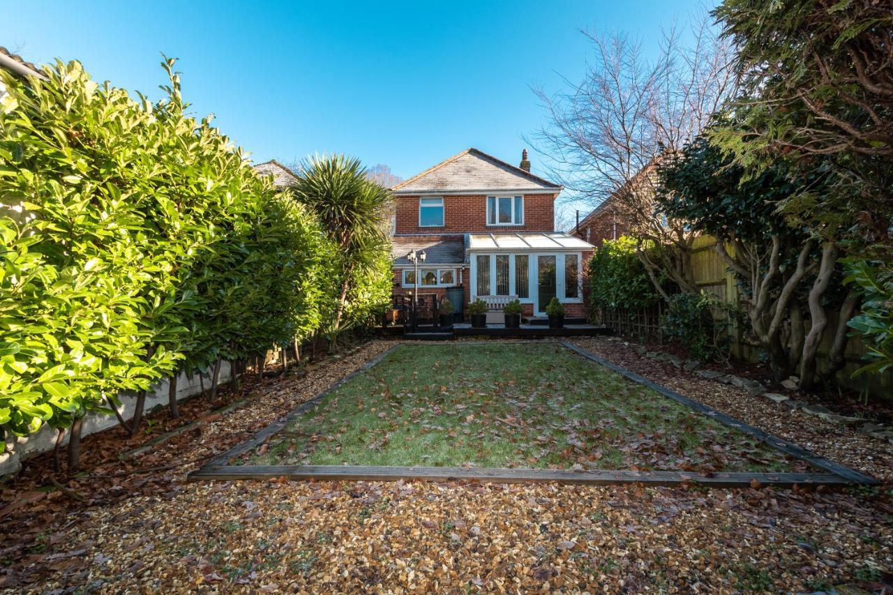 Cheerful 3-Bedroom Douglas House With Patio Southampton Esterno foto