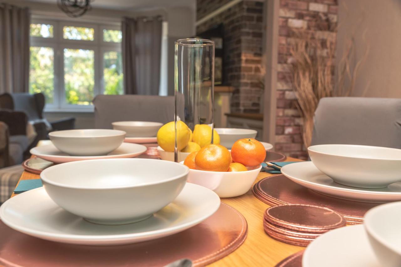 Cheerful 3-Bedroom Douglas House With Patio Southampton Esterno foto