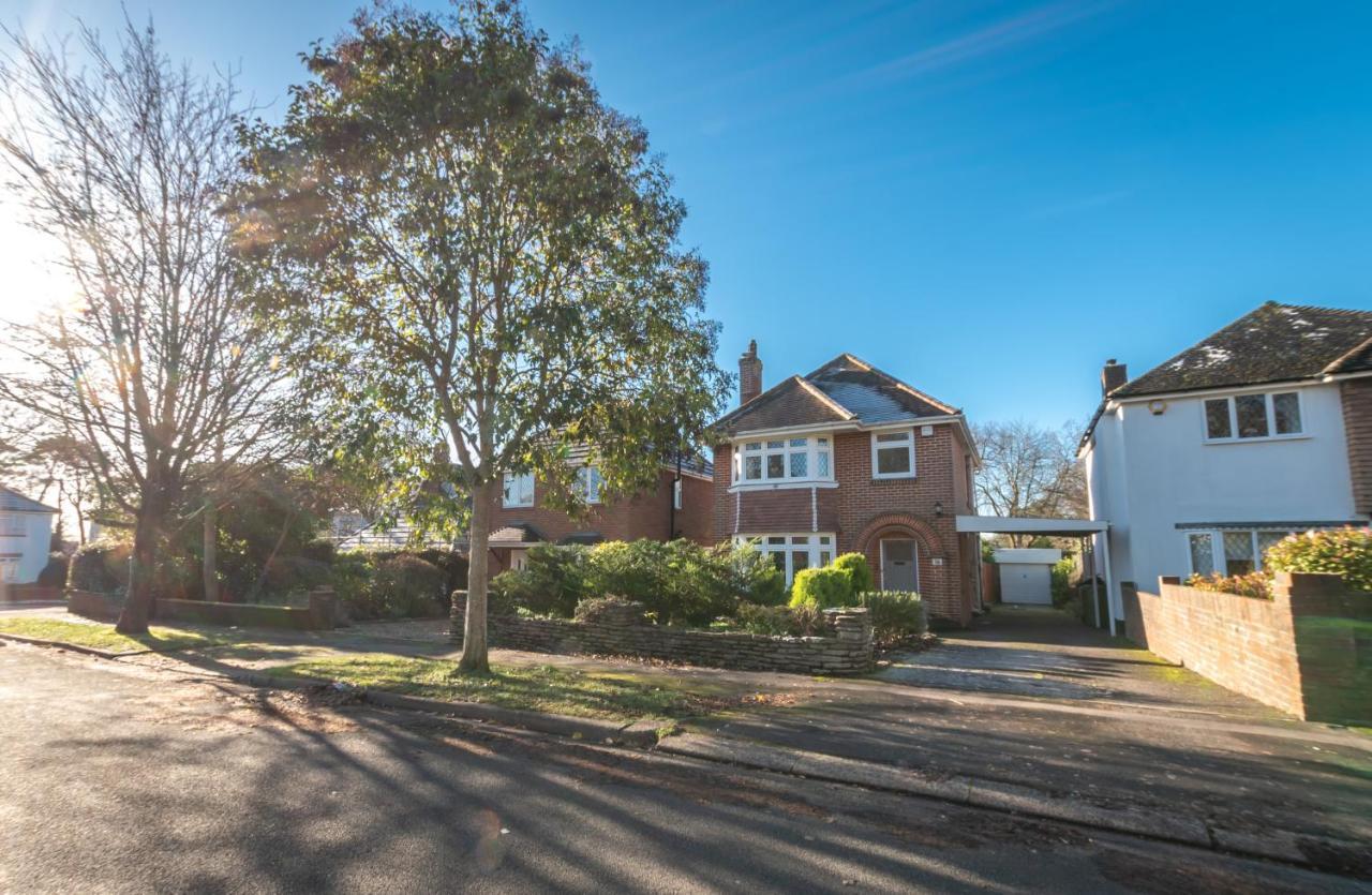 Cheerful 3-Bedroom Douglas House With Patio Southampton Esterno foto