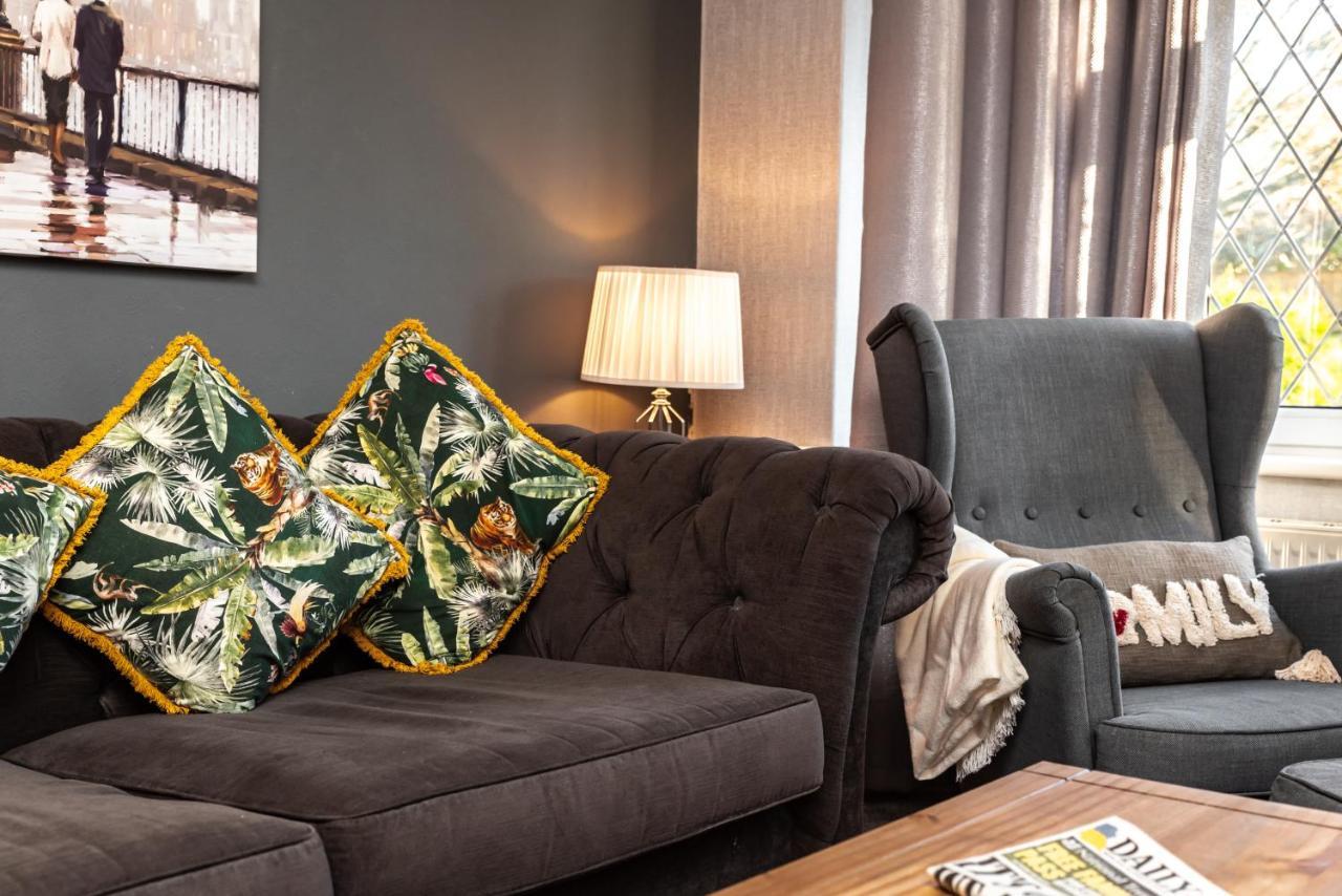 Cheerful 3-Bedroom Douglas House With Patio Southampton Esterno foto