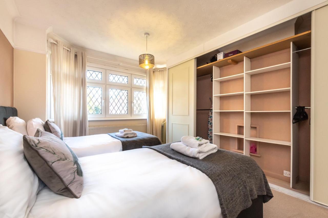 Cheerful 3-Bedroom Douglas House With Patio Southampton Esterno foto